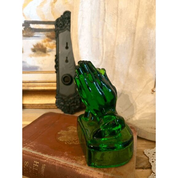 Boyds Glass Cupped Praying Hands – Uranium Vaseline Glass – Limited Edition – Gl - Picture 1 of 11